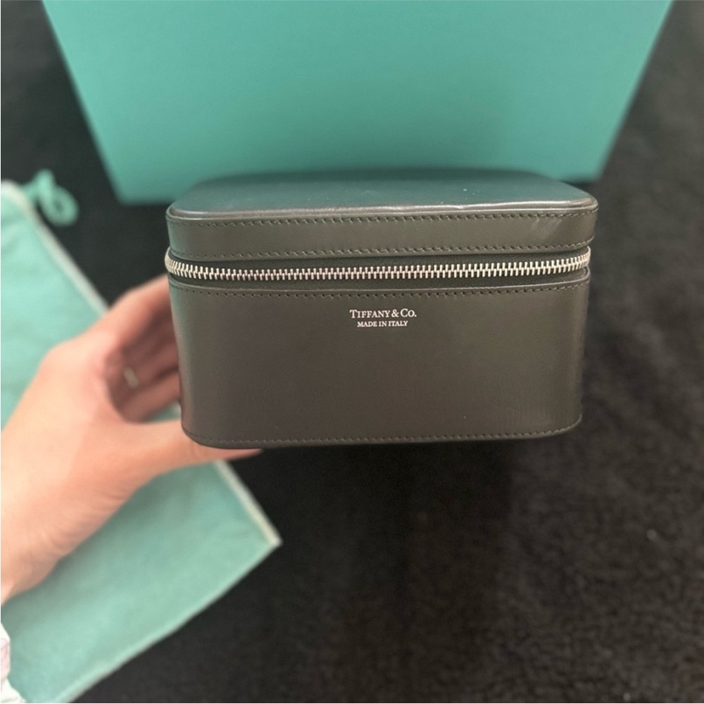 Tiffany & Co. Elegant Black Leather Jewelry Box
